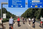 aussteigen-06-Radeln-auf-der-Autobahn-A661-09-10x10s