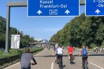 aussteigen-06-Radeln-auf-der-Autobahn-A661-25-Foto-Silas-10x13s