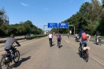 aussteigen-06-Radeln-auf-der-Autobahn-A661-26-Foto-Silas-10x13s