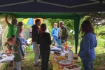 Tag-der-Artenvielfalt-09-NABU-Infostand-im-Regen-10x15s