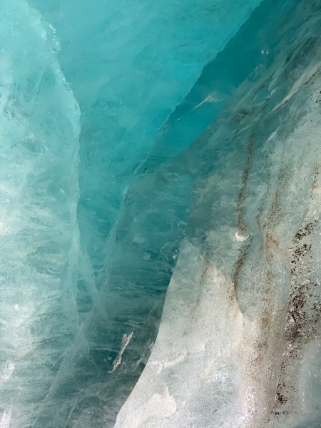 05-Im-Inneren-des-Gletschermundlochs-10-Foto-Silas-10x13