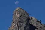 01-Morgen-an-der-Klostertaler-Umwelthütte-06a-Mond-über-dem-Gipfel-10x10s