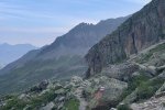 01-Aufstieg-zum-Hochmadererjoch-03-Blick-zur-Tübinger-Hütte-Foto-Silas-Koch-10x13s