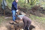Aktionstag-Wühlmausgarten-Hirschkäferwiege-anlegen-06-Foto-Rita-Koch-10x14s