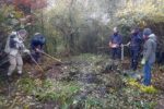 Steinschüttung und Amphibiengewässer für das neue NABU-Pflegegebiet in den Rödern bei Seeheim