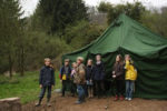 Das neue Gruppenzelt der Feuersalamander wird aufgestellt