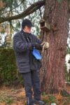 Kontrolle der Nistkästen im Stangenberg-Park Jugenheim